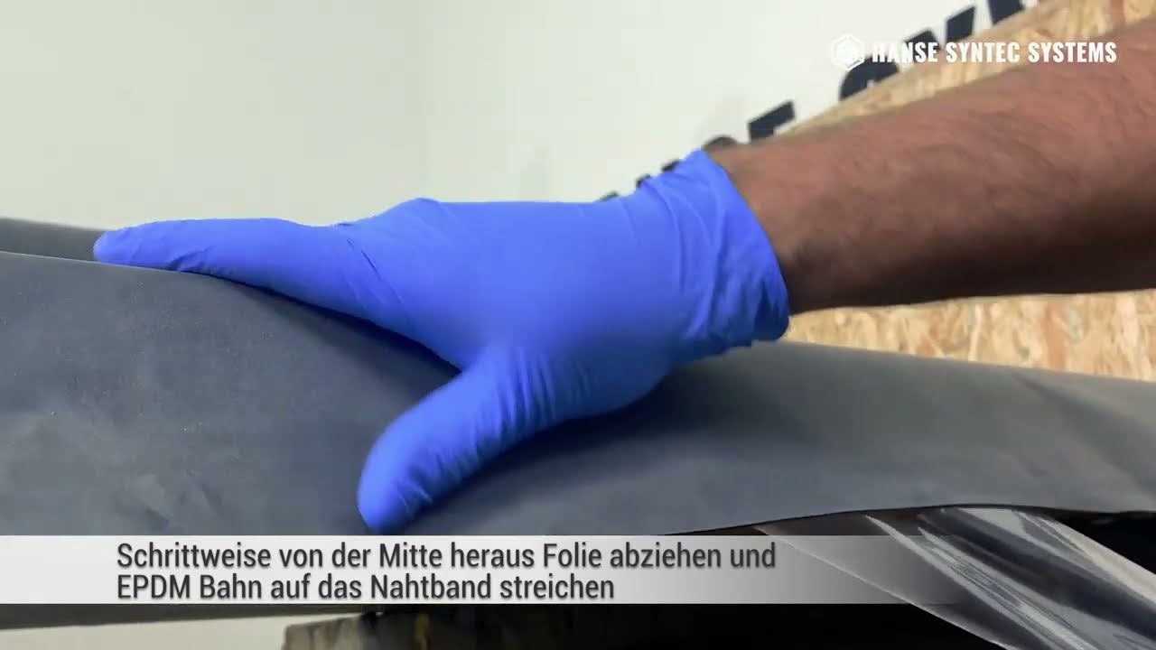 Herstellung des Anschlusses an ein Rinneneinhangblech bei einer EPDM Dachabdichtung