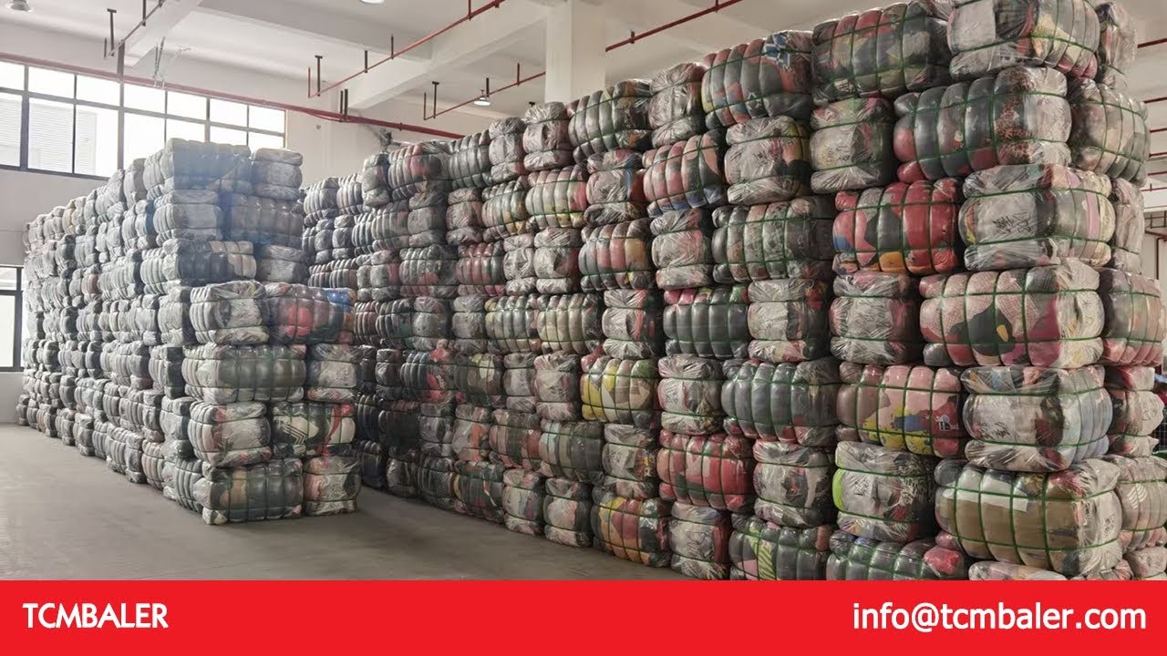 used clothing packing by pet strap
