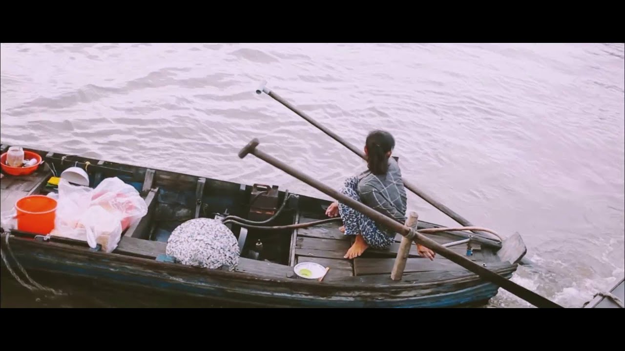 LONG XUYEN FLOATING MARKET