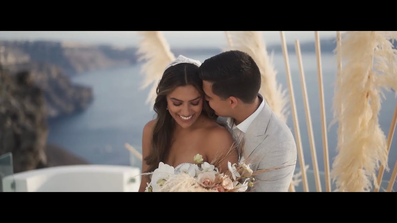 Elopement in Santorini