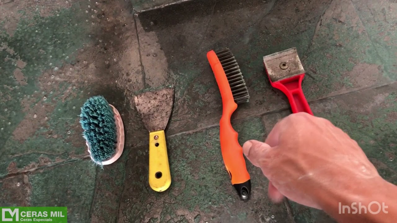 Ceras Mil mostra como remover cera velha e resina de pedra ardósia, temos os produtos (Barra do Una)