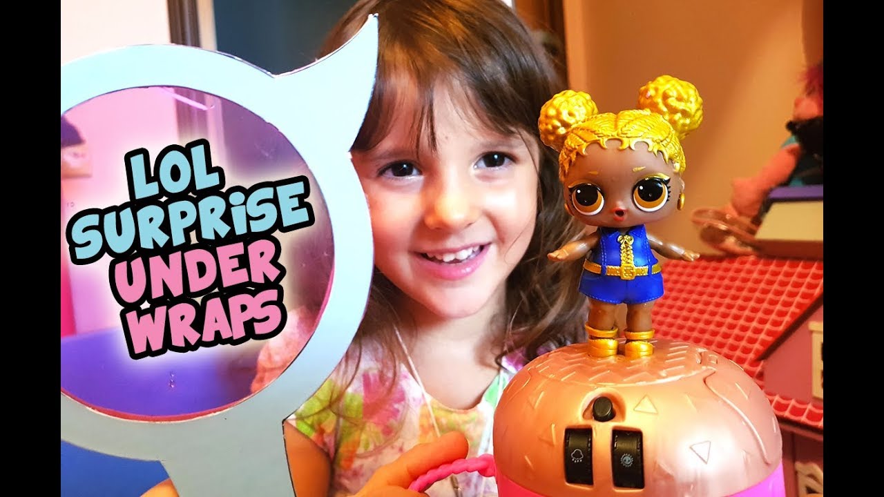 Scherzi d'acqua con la LOL Surprise Under Wraps! 😂