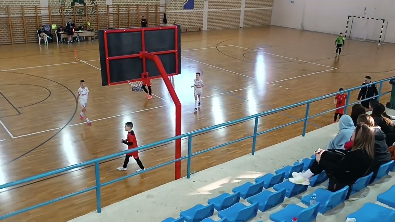 OŠN 3E BIHAĆ- LAV KLADUSA