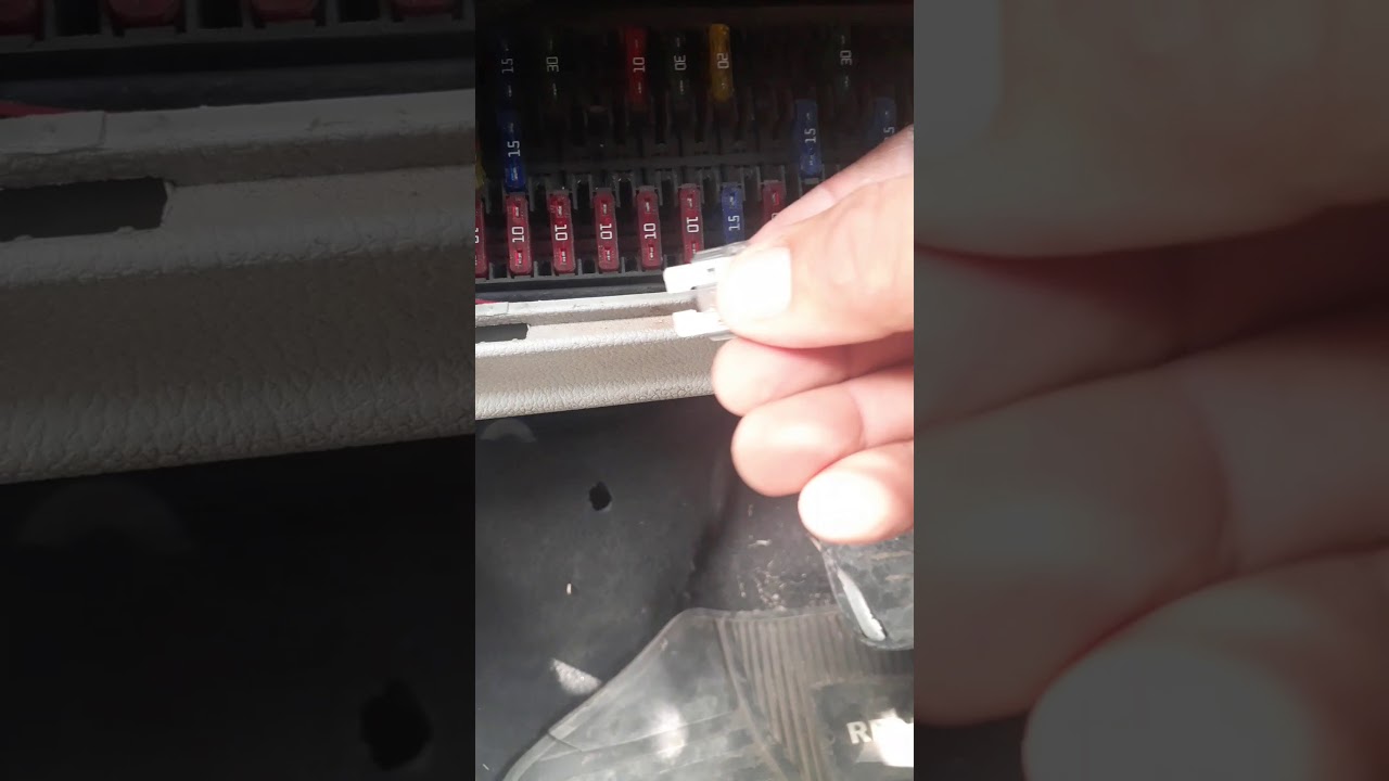 Mi kangoo no arranca - revisar fusible.
