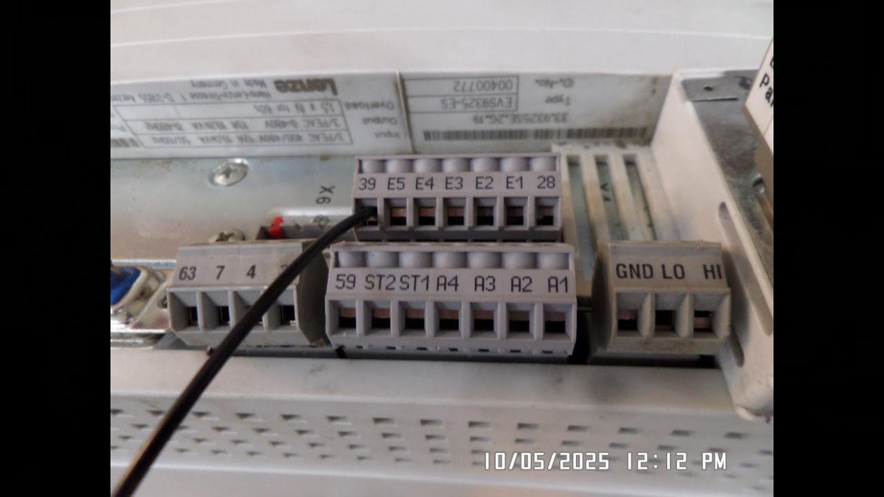 Testing the Digital Outputs of the Lenze Servo Drive