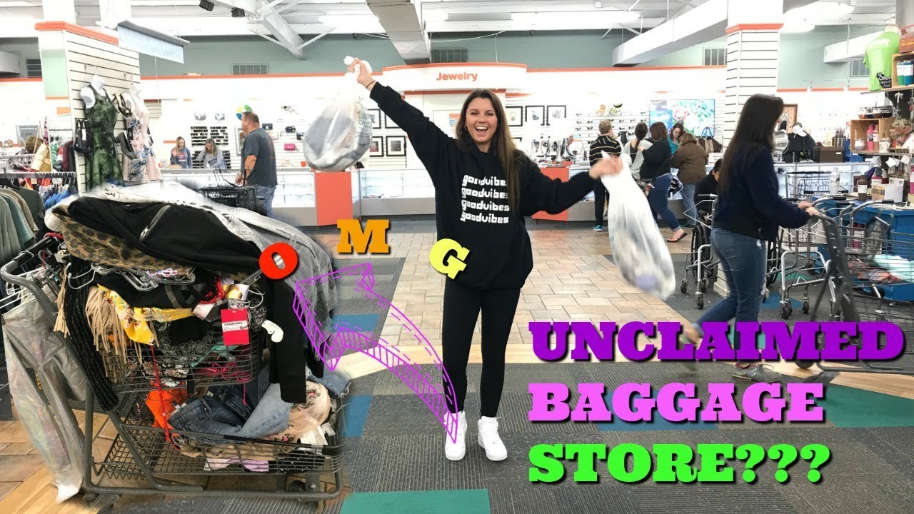 come thrifting with me at an UNCLAIMED BAGGAGE STORE!!
