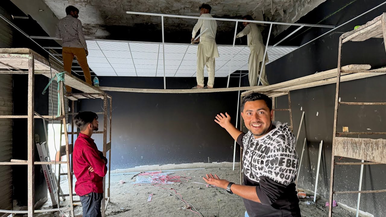 Shop Mein Ceiling Bhi Hogai 😱