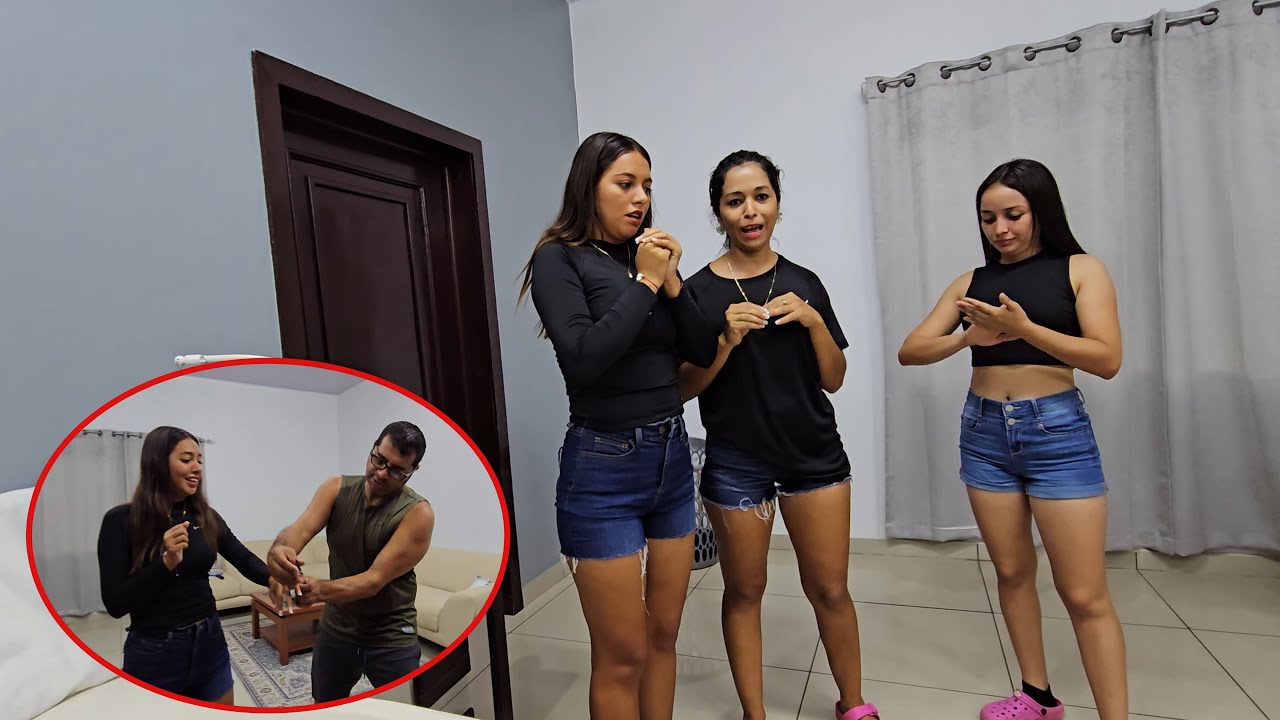 Elmer  a decidido quitarle las uñas a las chicas por incumplir reglas.