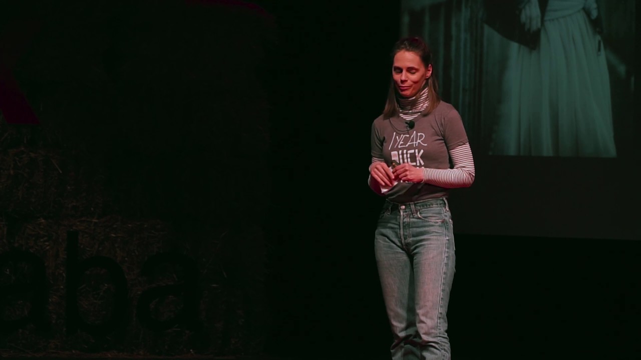 Ruháink valódi ára | Eszter Mengyán | TEDxBekescsaba