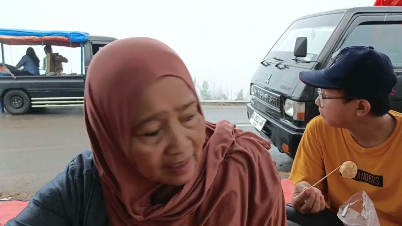11 Jan  2026 ~ Tahu bulat, Jalan LINSU Bowongso saat Kabut