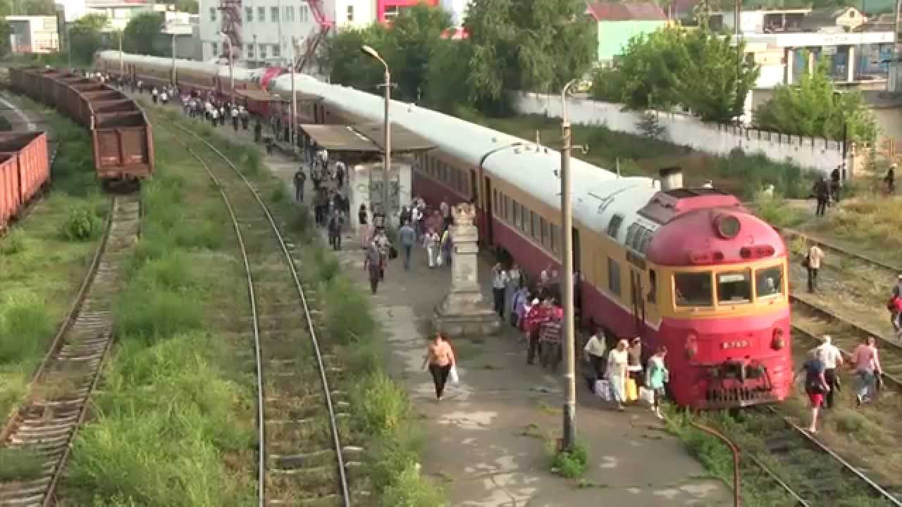 Дизель-поездa Д1-753+780 нa ст. Вистерничень / [CFM] Double D1-753+780 DMU at Visternichen