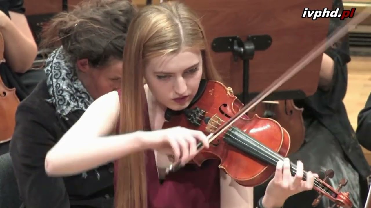 KONCERT DYPLOMANTÓW P S M  I i II st. im. S. Moniuszki w Jeleniej Górze 12.5.20166   Joanna skrzypce