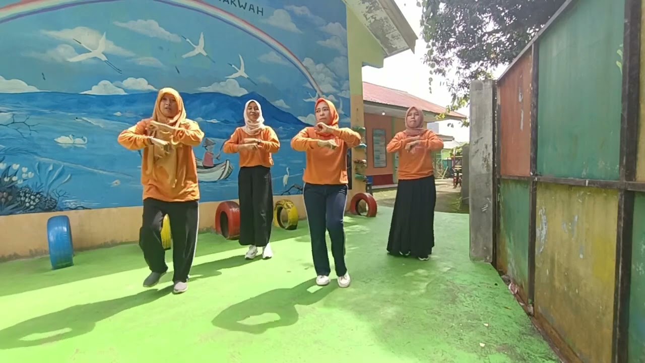 Gerak & Lagu - Tangan diPutar (versi guru) #gurupaud #gurupaudceria #gurupaudkreatif #guruindonesia
