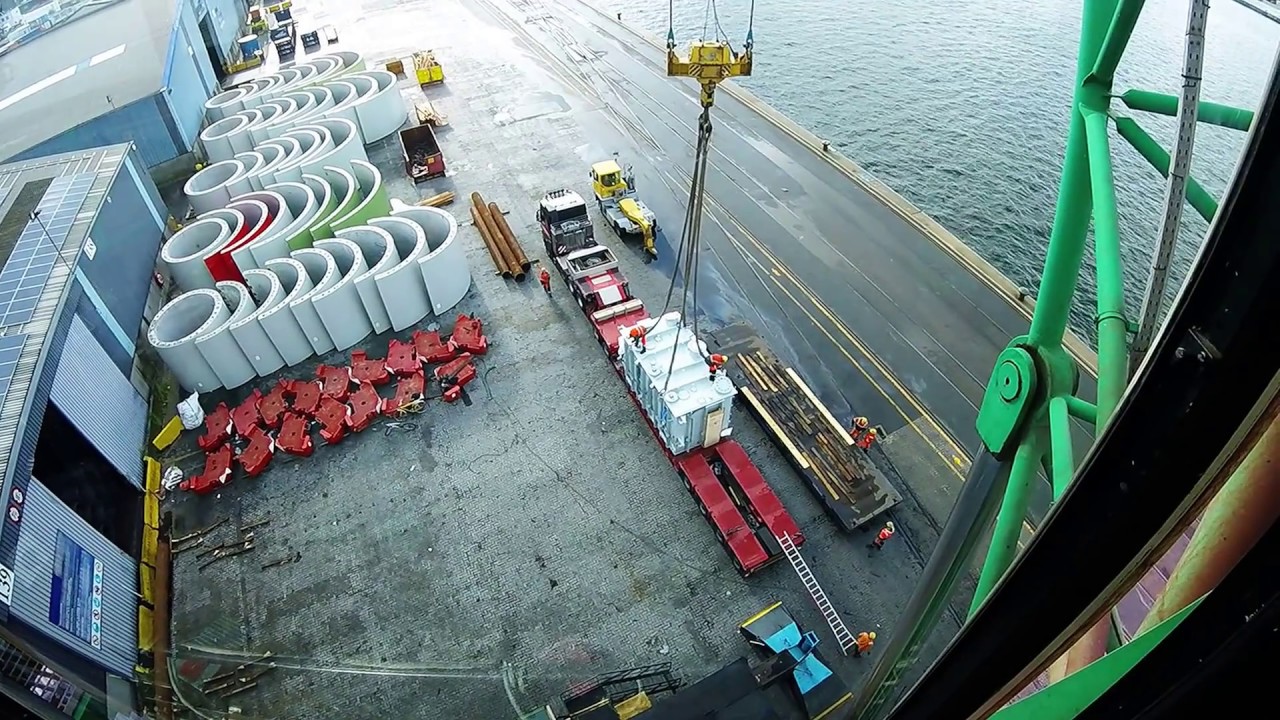 Port of Antwerp crane operator a day @ work