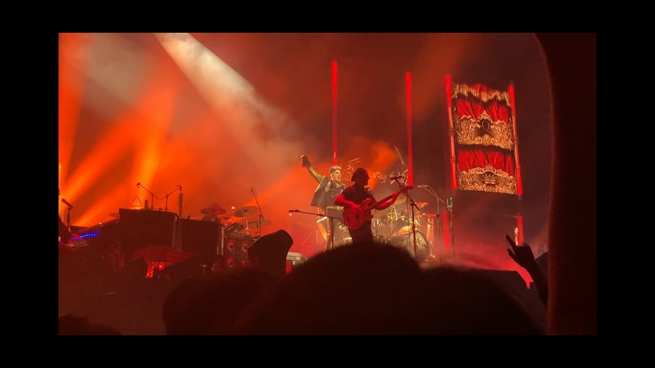 QUEEN + Adam Lambert - The Show Must Go On (Live in Gocheok Sky Dome, KOREA 1/18/20)