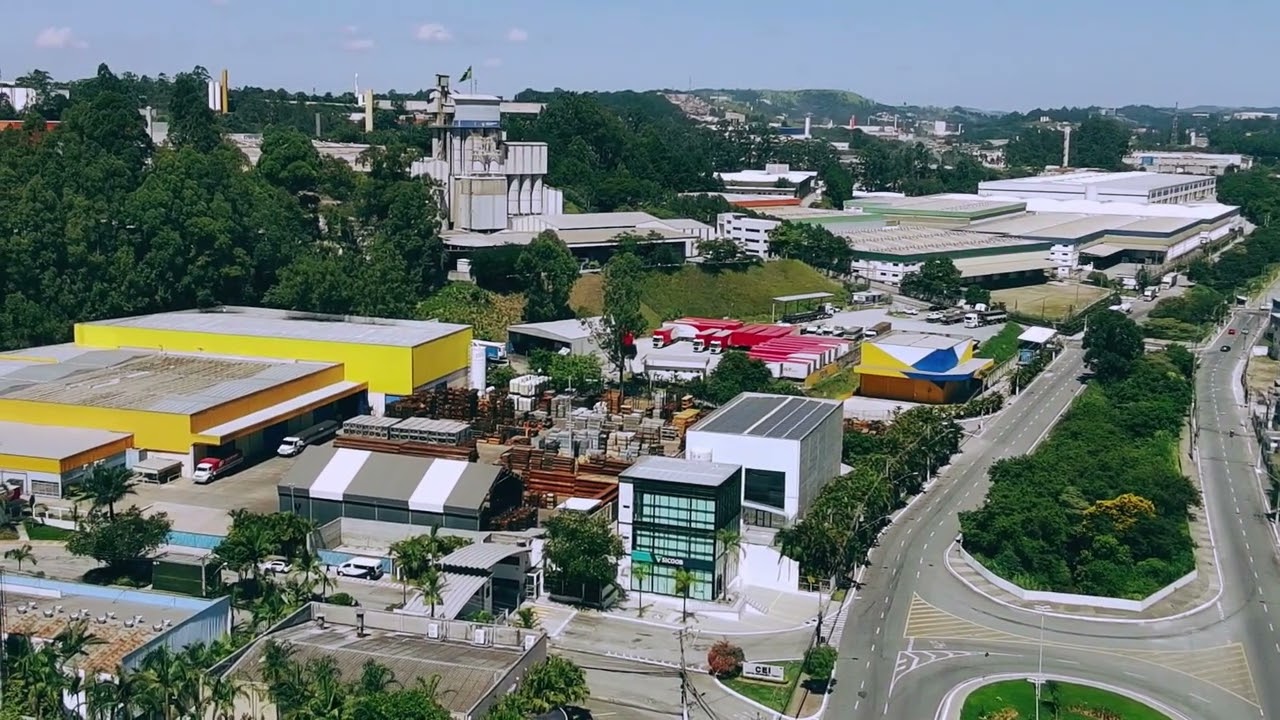 Voando com os pássaros bora voar