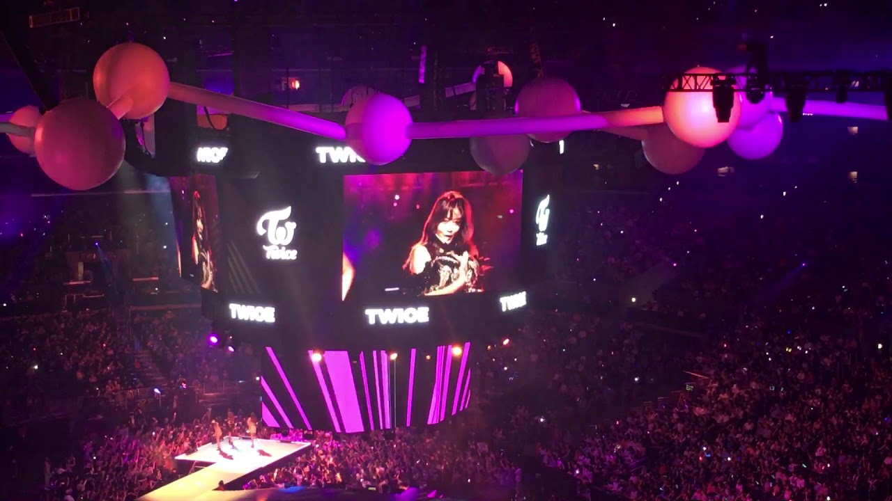 TWICE (JIHYO.MOMO.TZUYU) 'END OF TIME' KCON LA 2018 180811