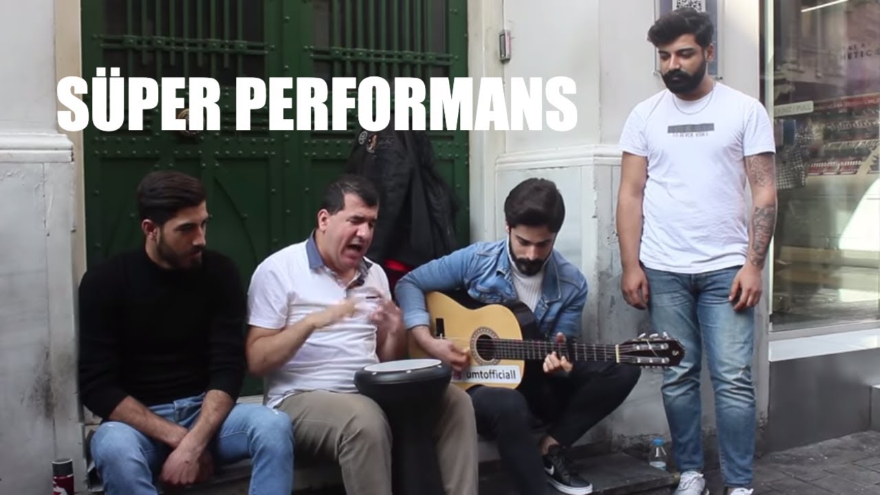 İstiklal Caddesinde Ahmet Kaya Fırtınası (Yakamoz ve Özgürlük Çiçeğimsin)