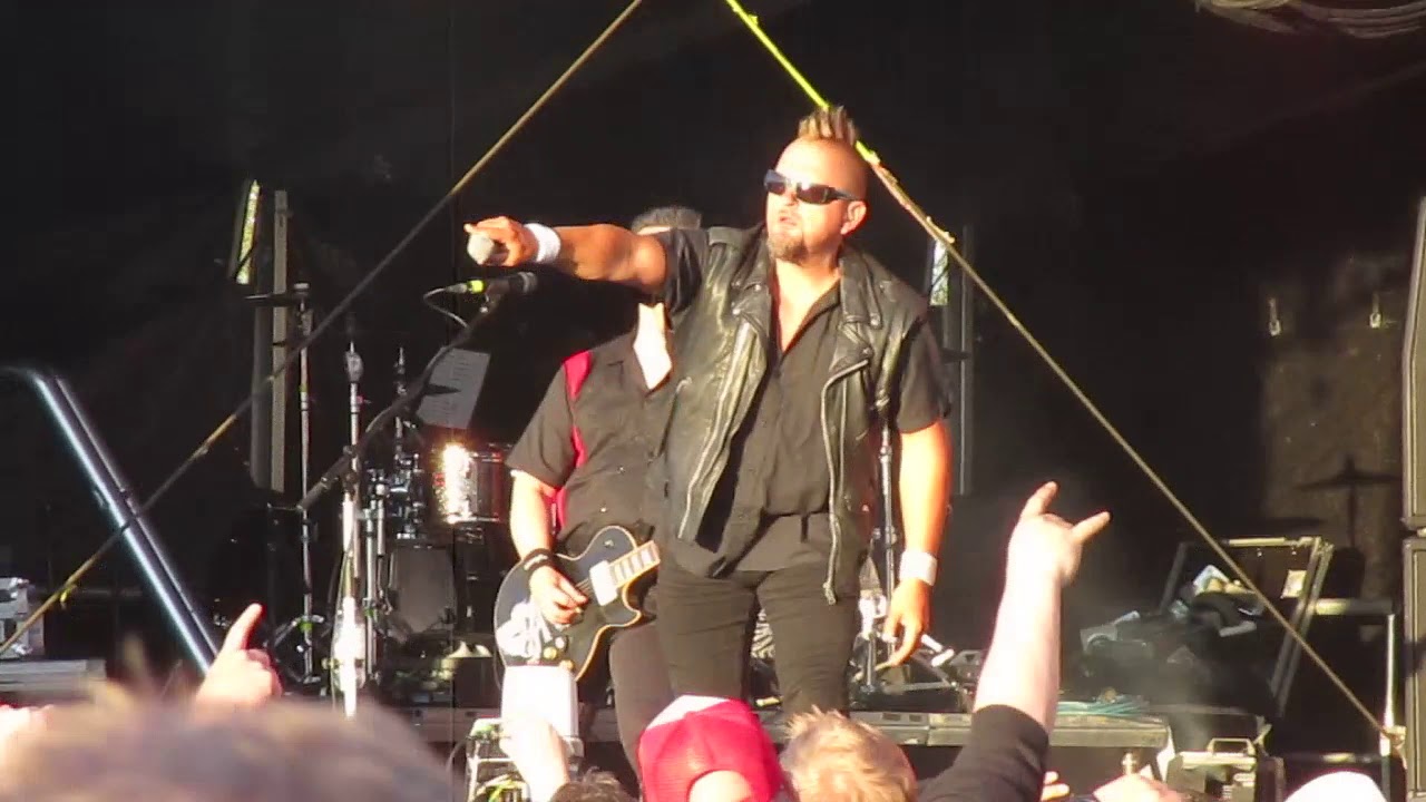 Klamydia : Rakas hullu + EVVK, Live at Rock in the City, Oulu Kuusisaari, 2019