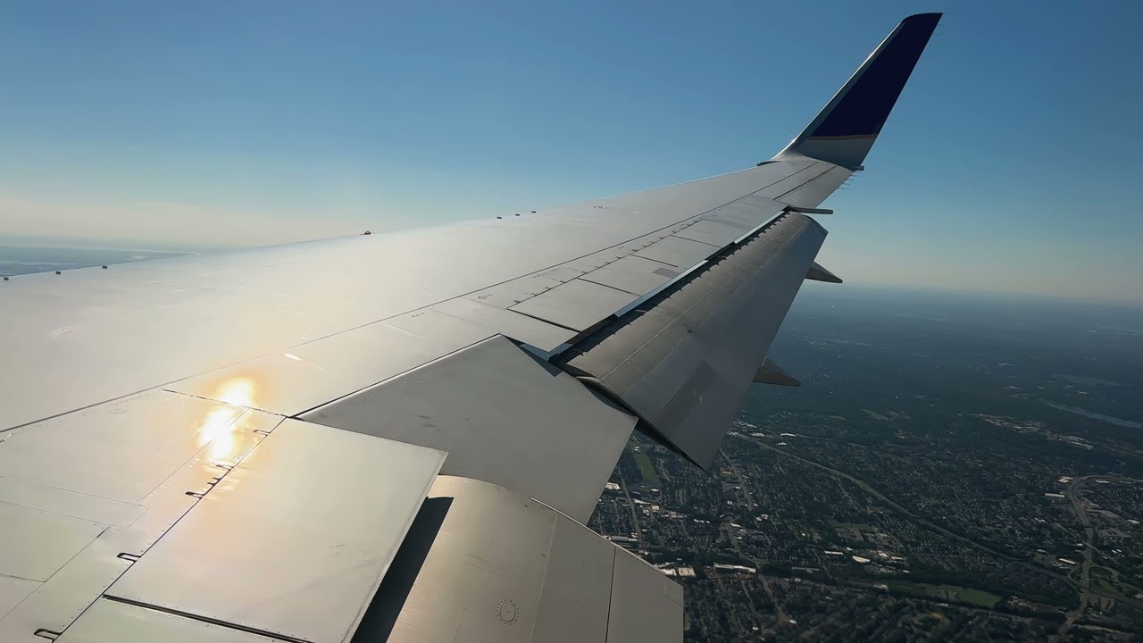 United Airlines 767-300 Landing in Newark EWR