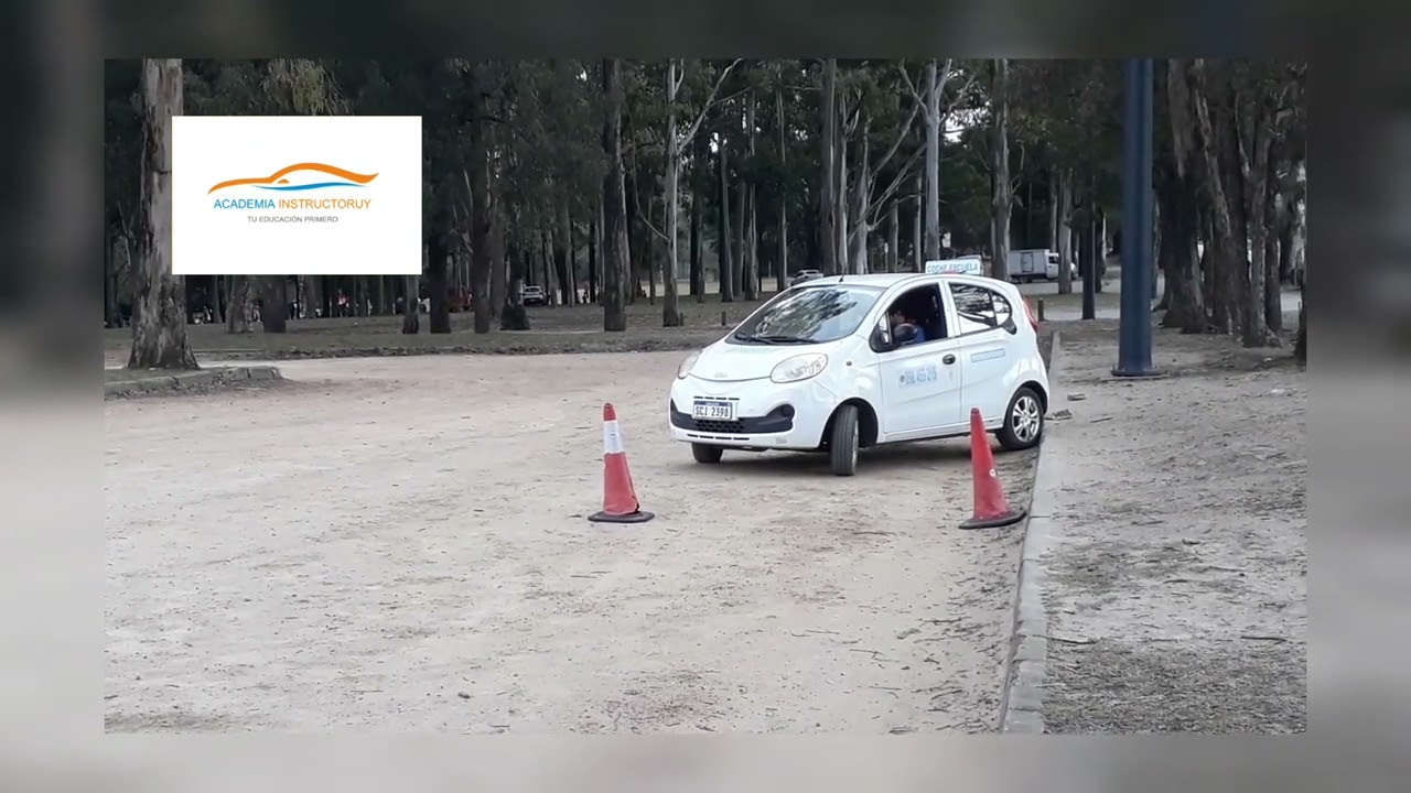 ESTACIONAMIENTO LATERAL IZQUIERDO