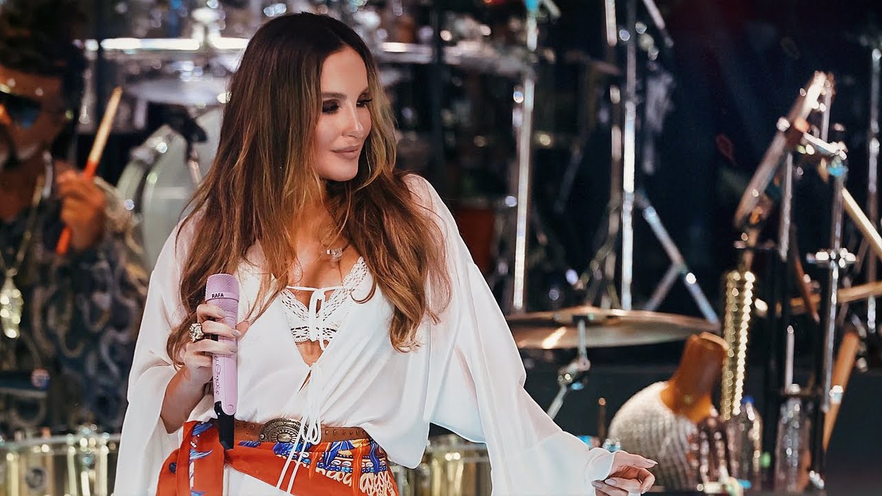 Claudia Leitte - Cheiro No Pescoço (Ao Vivo) | Candyall Guetho Square