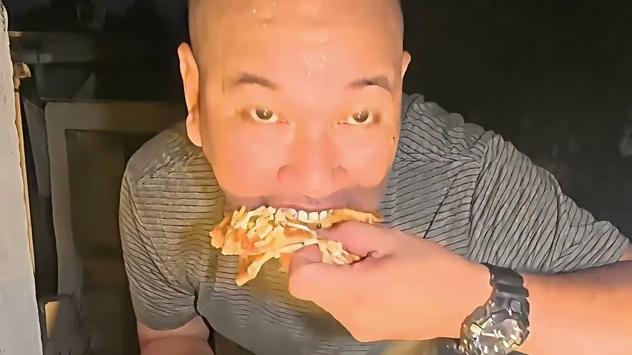 Maraming Kaluskos (Mukbang sa Sementeryo)
