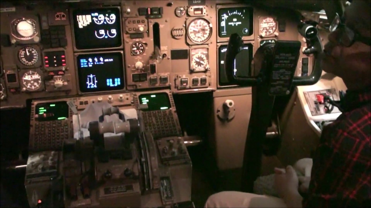 767 Cockpit Tour Video - View from inside