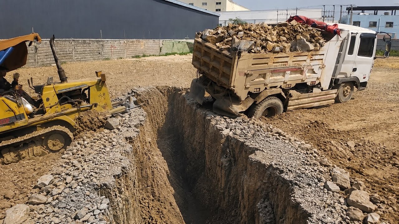 OMG! Dump Truck Landfilling Stone & One Side Stuck! Dozer Power D20P Komatsu Impossible Recovery