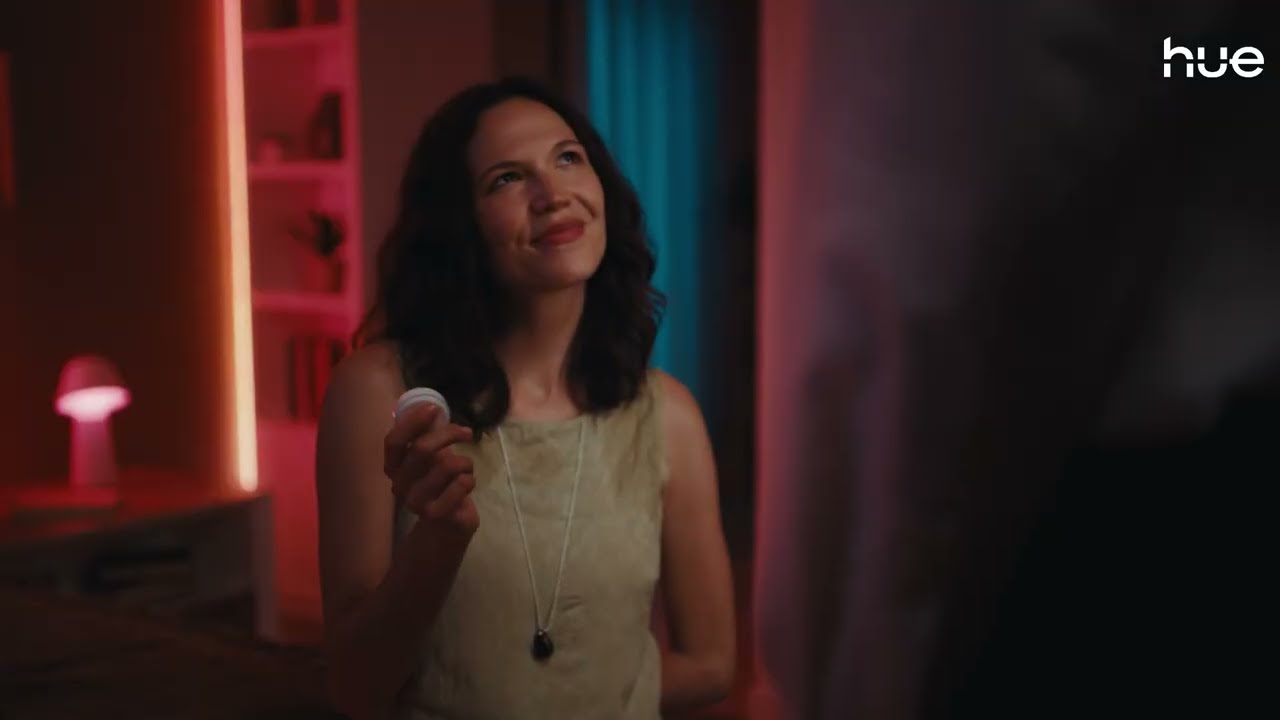 Philips Hue Flux | La Tira LED inteligente con millones de colores y luz blanca perfecta