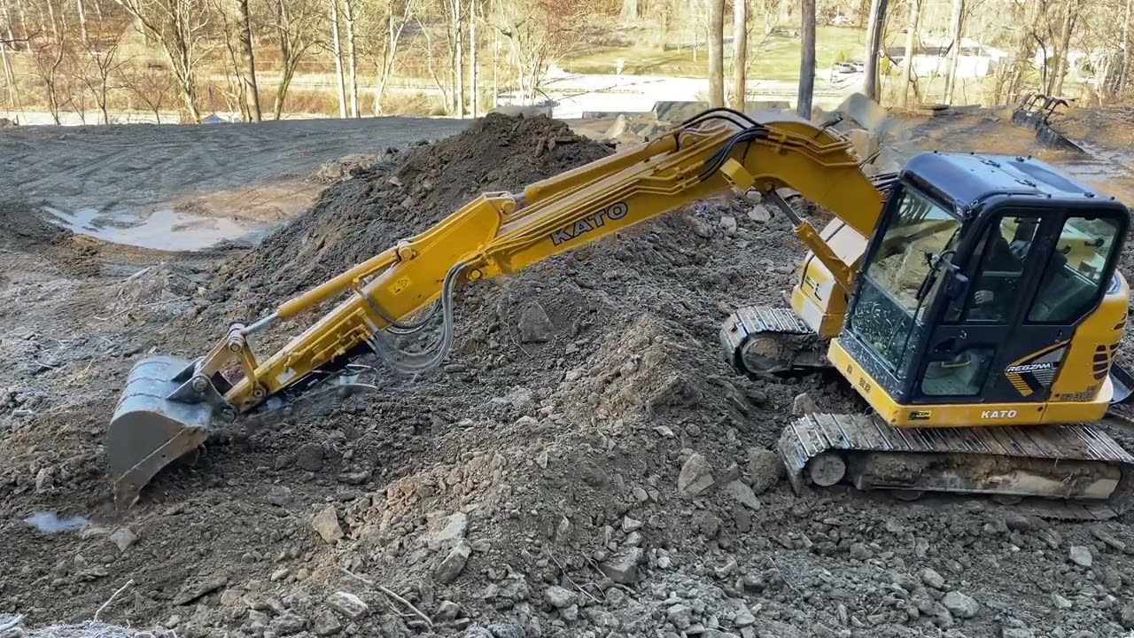 Moving dirt with KATO HD308US-7