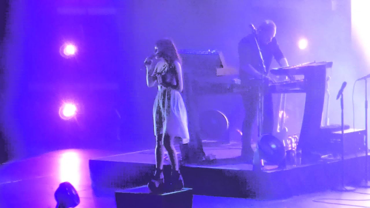 Chvrches - Keep You On My Side @ SSE Hydro