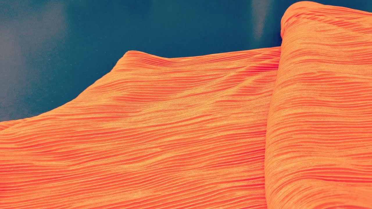 3 ways to take up wavy pleated fabric on wide leg pants/ make smallest hem on wave zigzag fabric.