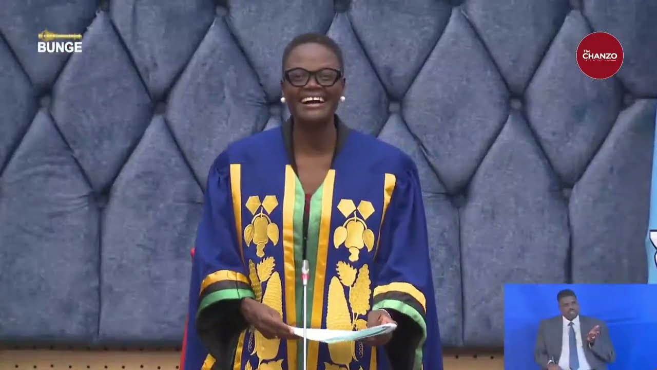 Angalia Mkuu wa Usalama wa Taifa Alivyotambulishwa Bungeni, Shangwe Laibuka TAKUKURU Wakitambulishwa