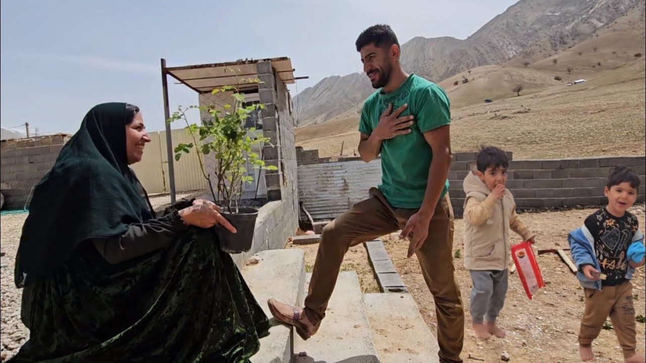 **A Heartwarming Nomadic Spring: Ali Sālekh&rsquo;s Gift of Flowers & a Promise of Love**💐💐