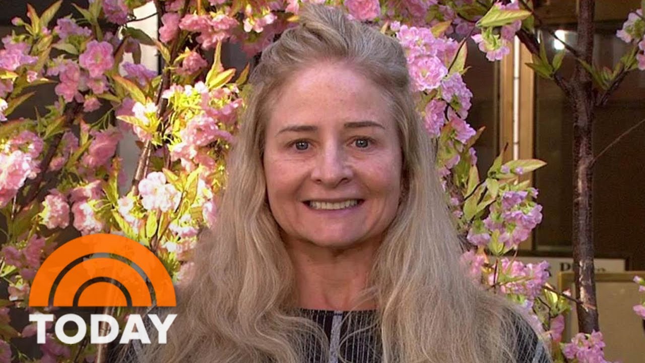 Mom Of Three Gets Her First New Hairstyle In 30 Years For An Ambush Makeover | TODAY