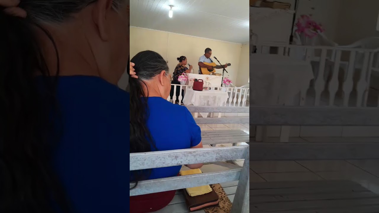 Mais um louvor do ermao Vilson e sua esposa 
