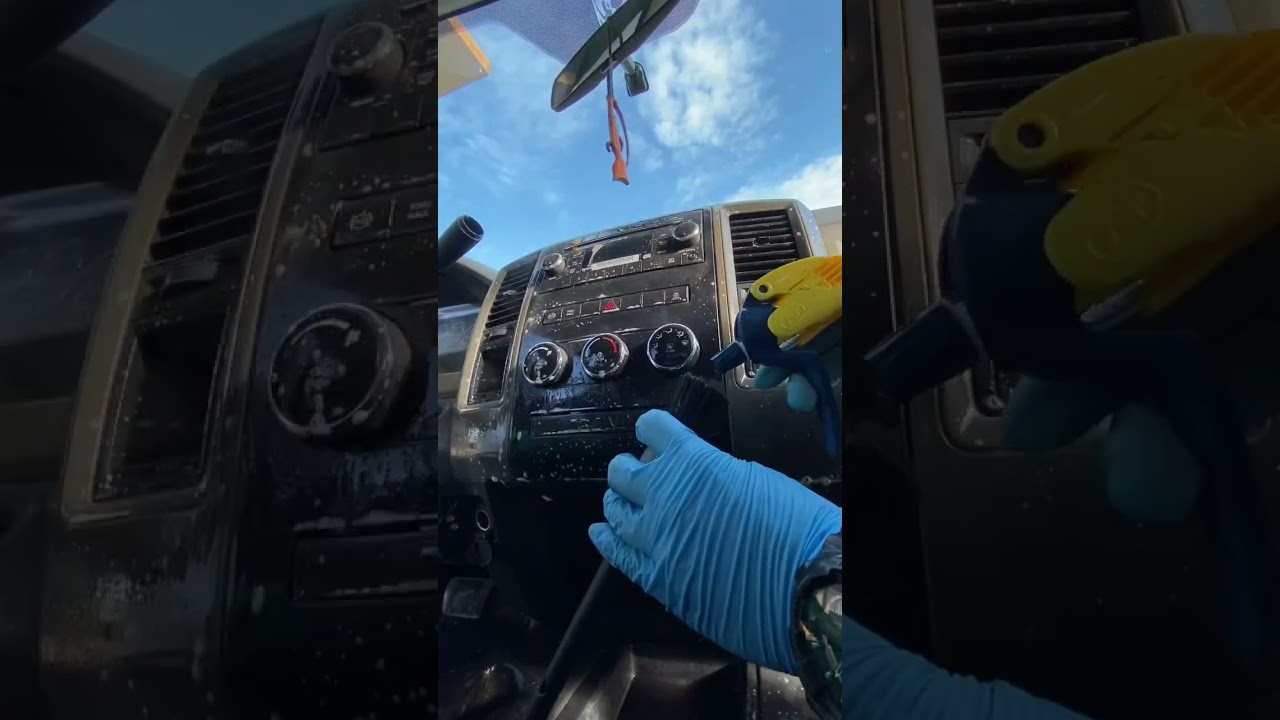 Detailing a dirty concrete truck that hasn&rsquo;t been cleaned in 5 years 🤮