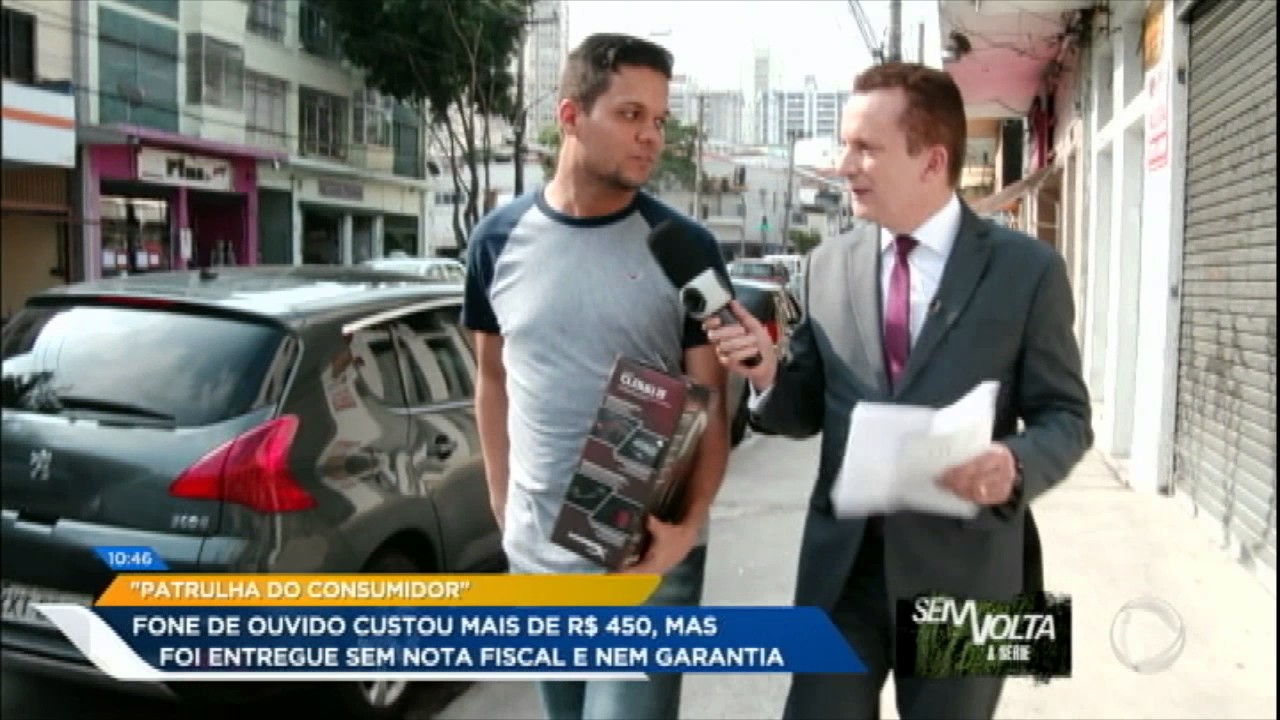 Homem compra fone de ouvido, mas não recebe nota fiscal nem garantia