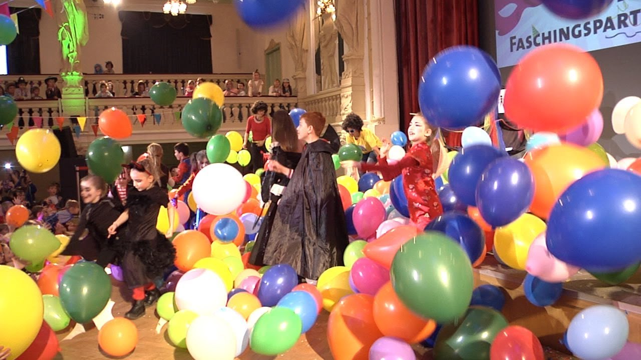 Ausgelassene Kinderfaschings-Fete in Zwickaus Neuer Welt