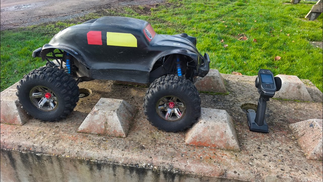 Petite session bash avant d'aller au club.Xmaxx gros combo 8s . #passion #modelisme #traxxas 