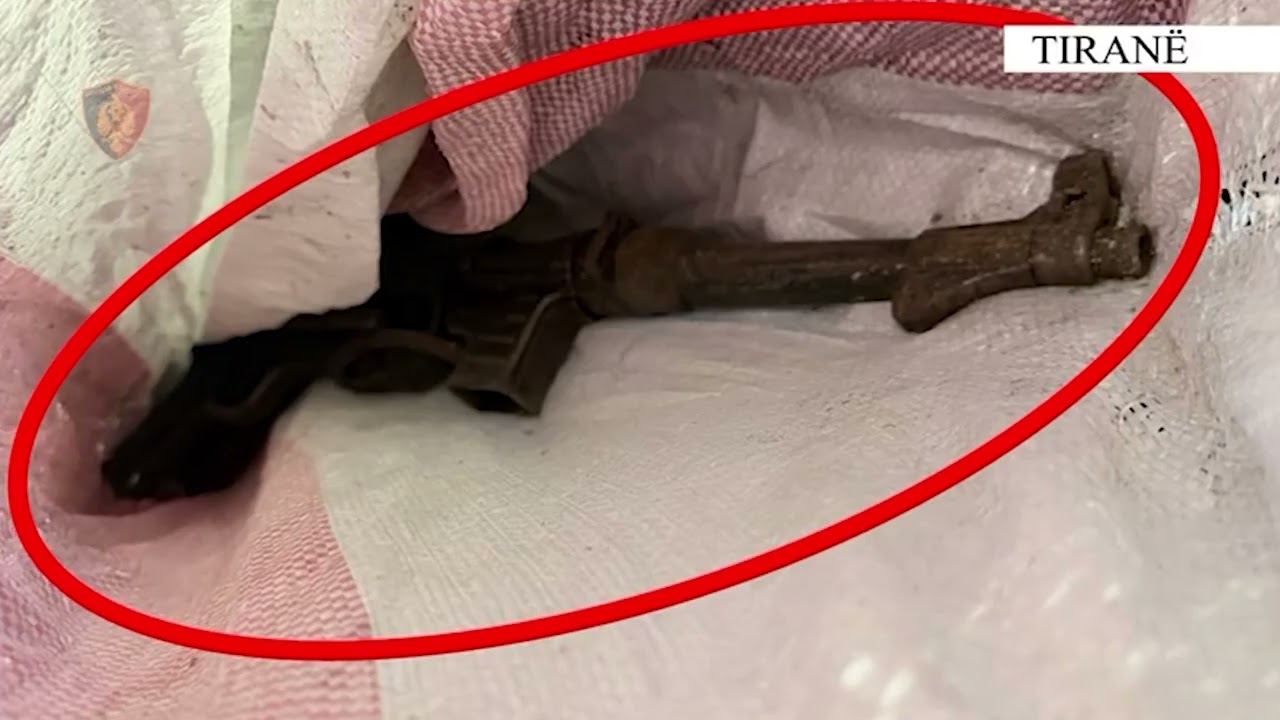 Arrestohet me armë dhe eksploziv/ Tiranë, 46 vjecari kishte në makine kallëpe tritol, arme zjarri