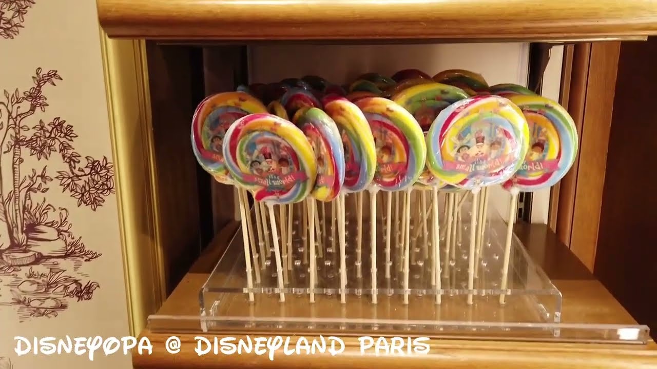 NEW CENTURY NOTIONS - SHOP TOUR - Disneyland Paris - DisneyOpa