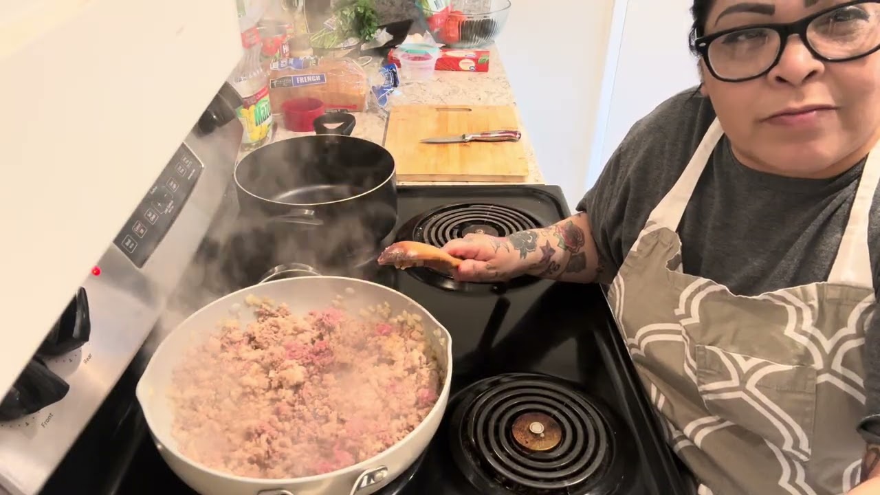 Easy to make spaghetti grilled cheese sandwiches a  must watch video till the end ! 