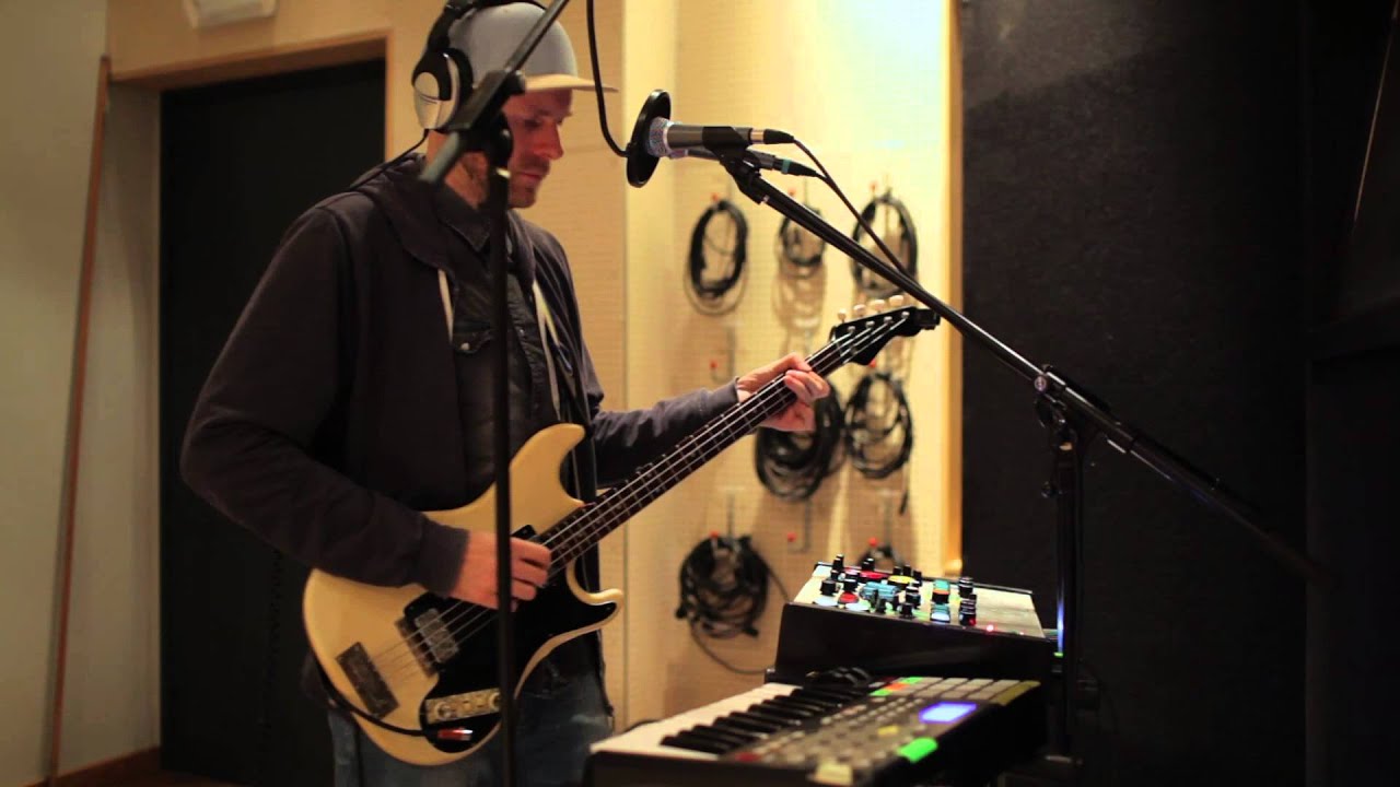 Aloa Input - Vampire Song (Live @ Bijlokestudio)