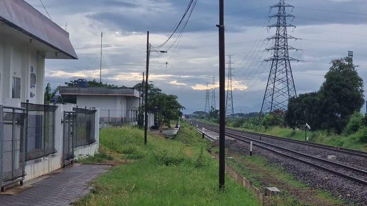 @WandaTau-ru8uu Huhujanan Baraya #keretaapi 