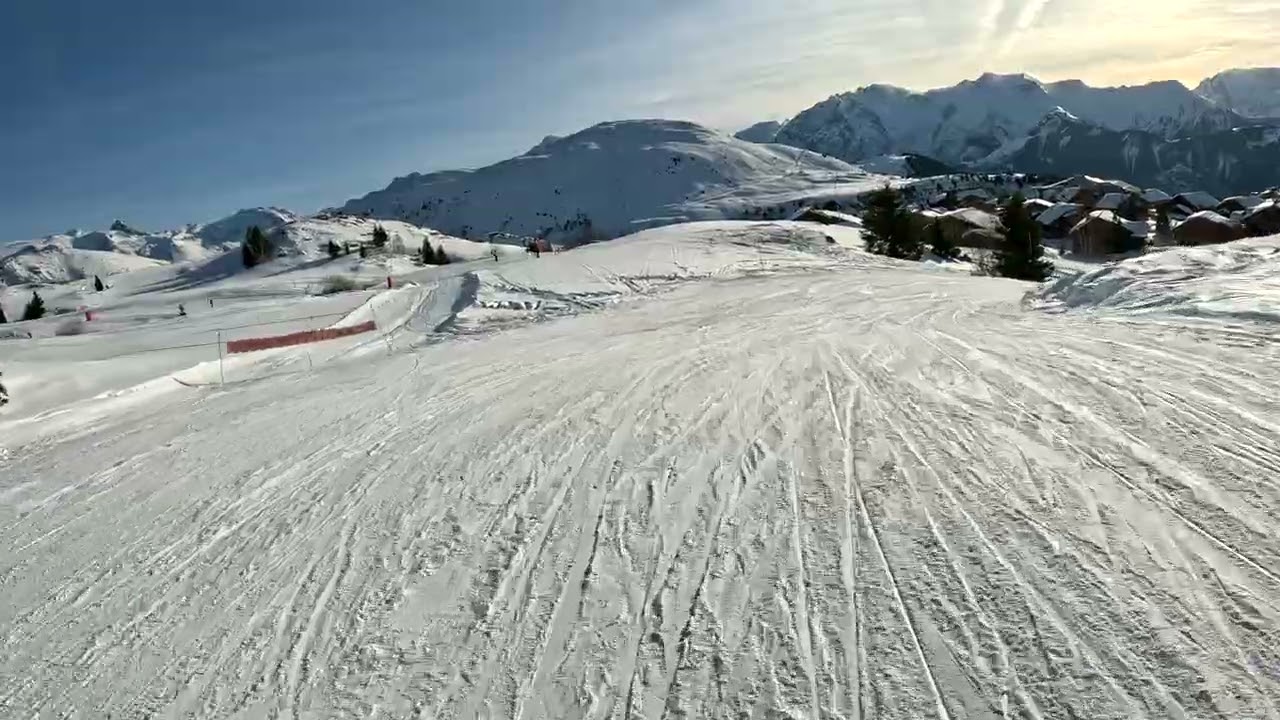 Alpe D'Huez: Loup Blanc is a great green off Les Bergers to practice your ski tricks and style