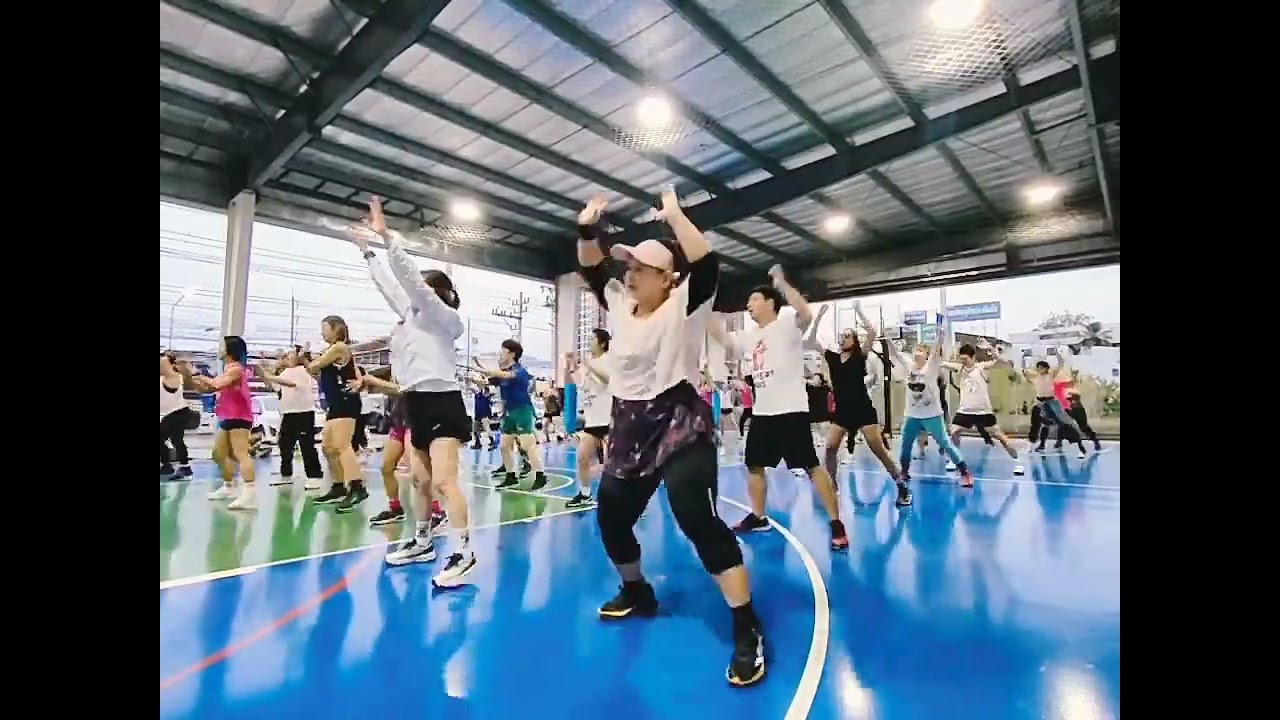Zumba exercises Decathlon Chiangmai Thailand 🇹🇭