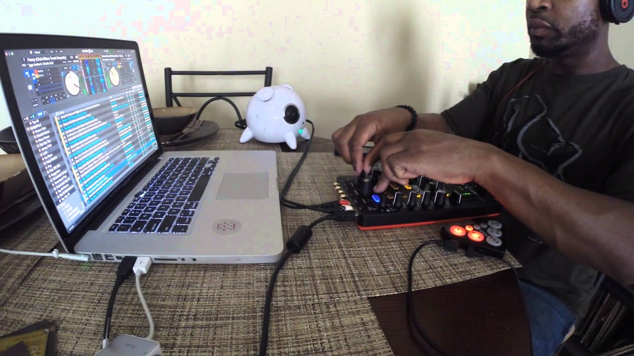 Akai AMX