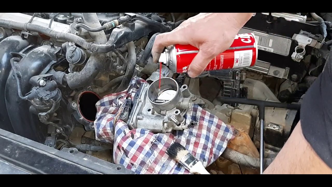 تنظيف قرص ادخال الهواء للمحرك(الجويتر)(او الدعسة)(throttle  body )